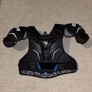 Bauer men’s senior hockey shoulder pads